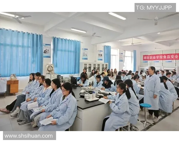 帕金斯盛赞文班拒绝标签化展现完美自我风采